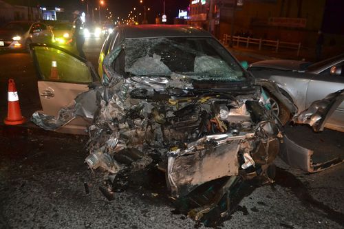 ФОТО: Зургаан автомашин мөргөсөн ноцтой осол гарчээ